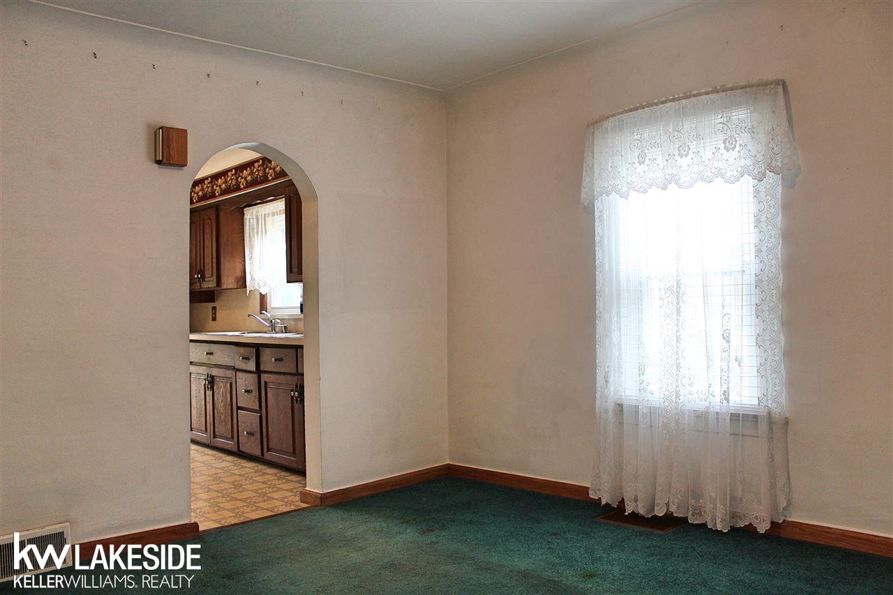 323 Woodward Avenue Rochester, MI 48307 - Photo 16 of 28 31349444-15.JPG
