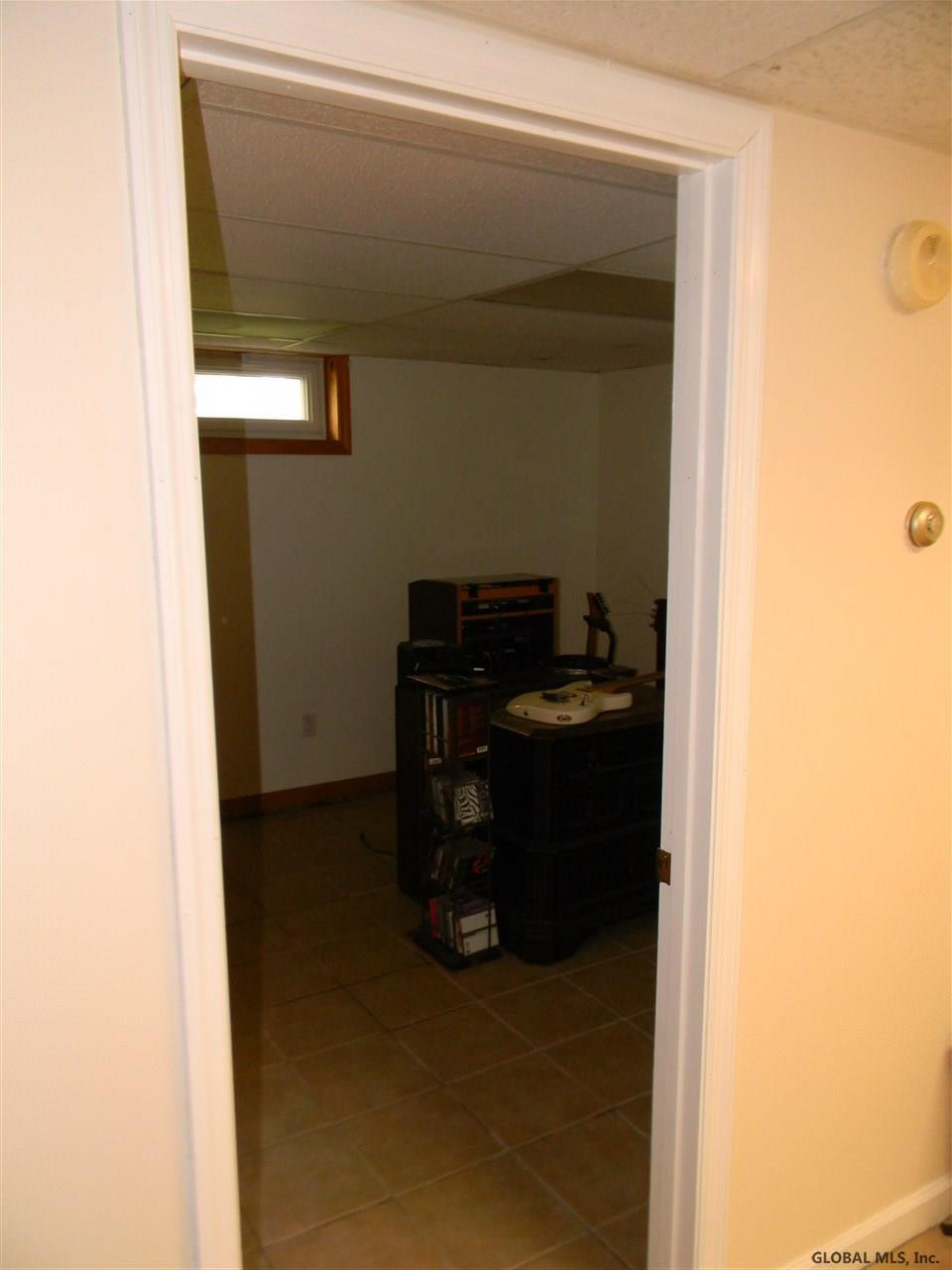 2055 Careleon Road Rotterdam, NY 12303 - Photo 17 of 25 Photo 17