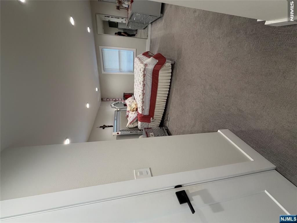 13.5 1st Mahwah, NJ 07430 - Photo 19 of 24