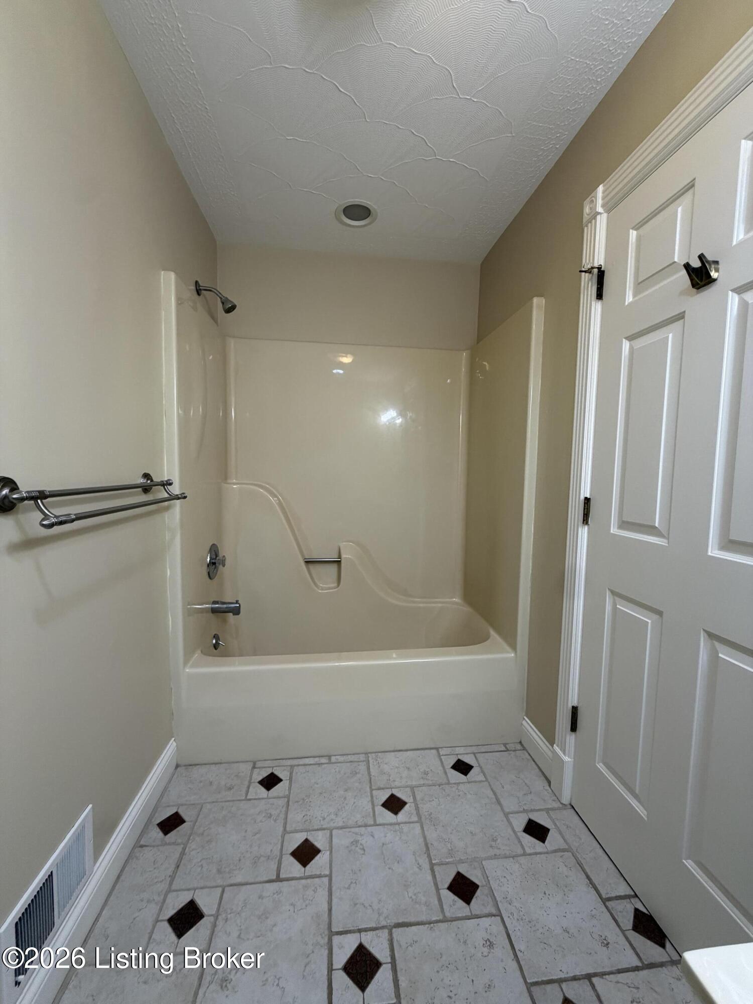 4898 Springfield Road Bardstown, KY 40004 - Photo 35 of 72 IMG_2463