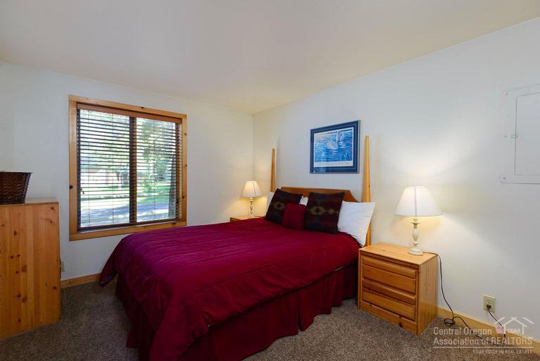 57521 Circle 4 Cabin Road, Unit 32 Sunriver, OR 97707 - Photo 7 of 16 Additional Photo
