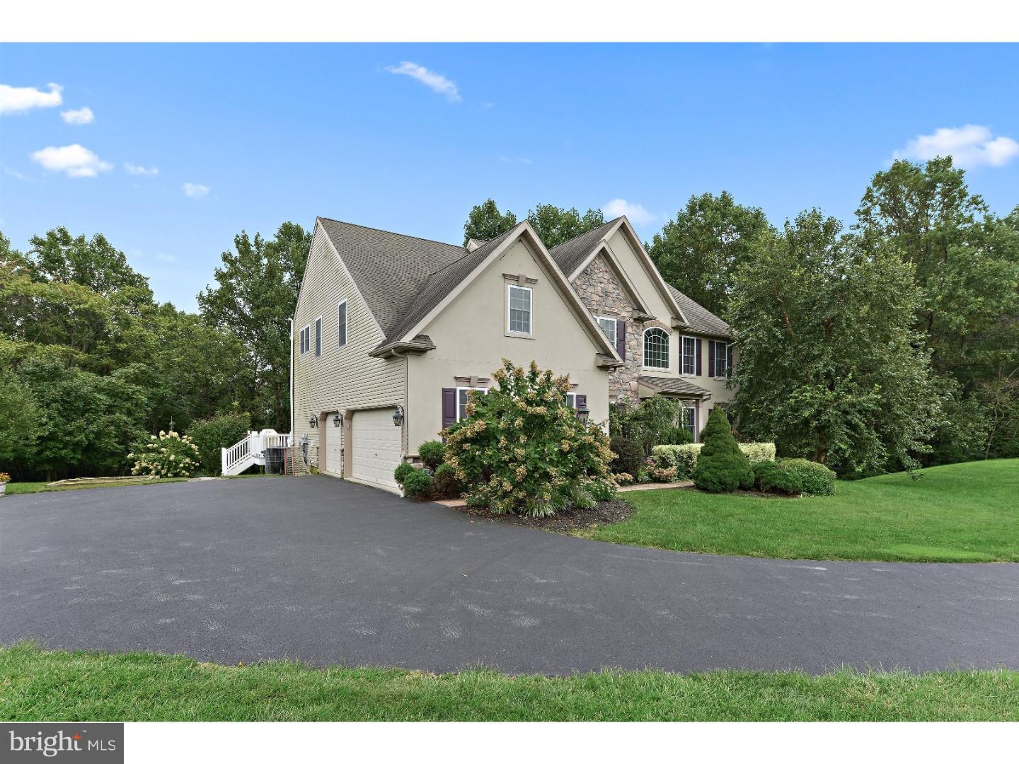 425 Hartman Road Reading, PA 19606 - Photo 2 of 25 Exterior Front