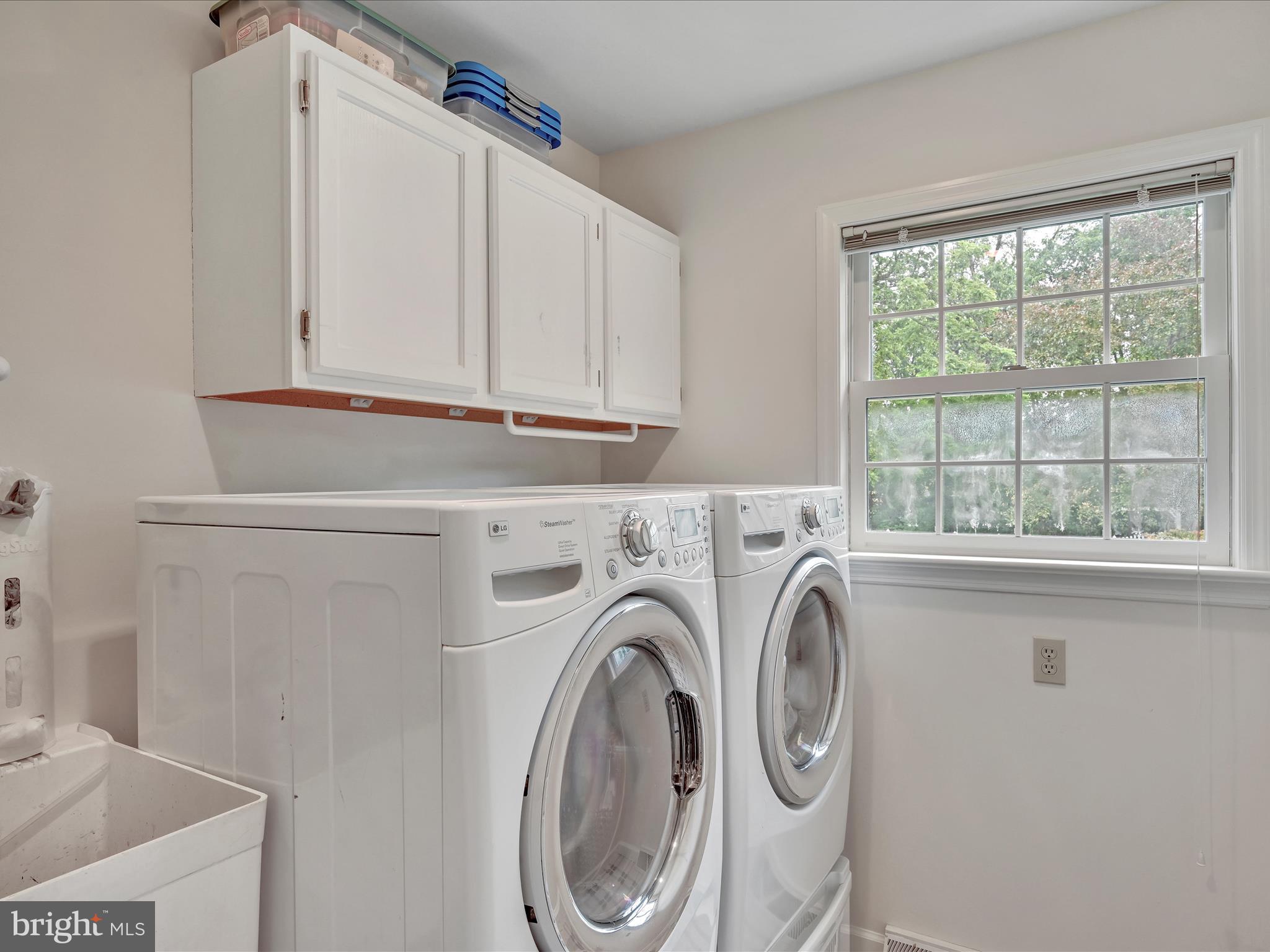 2449 Raleigh Drive Lancaster, PA 17601 - Photo 18 of 37 laundry
