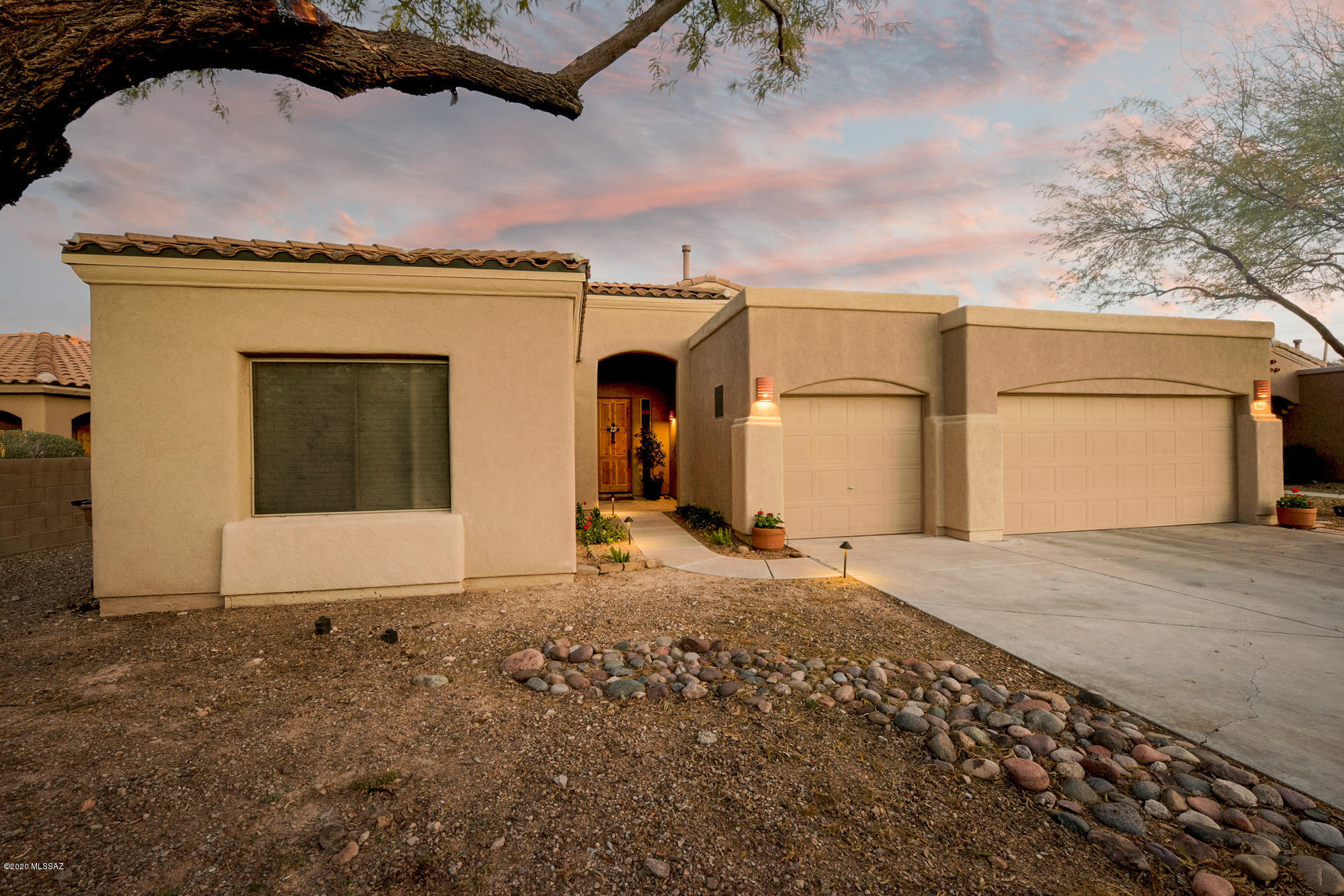 7562 West Sugar Ranch Road Tucson, AZ 85743 - Photo 2 of 11 Gallery Image 2
