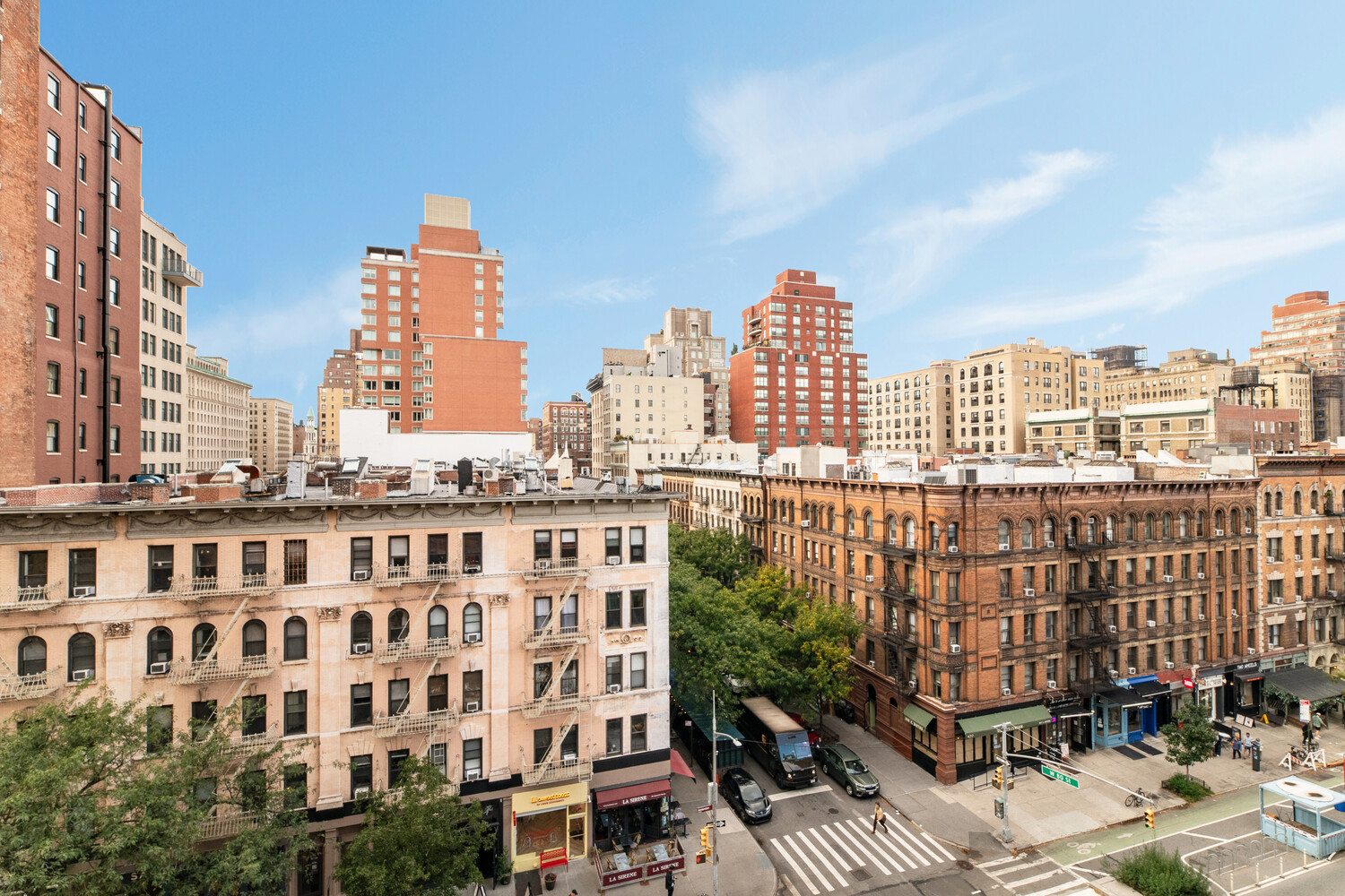 186 West 80th Street, Unit 6H Manhattan, NY 10024 - Photo 8 of 10 a view of a tall building
