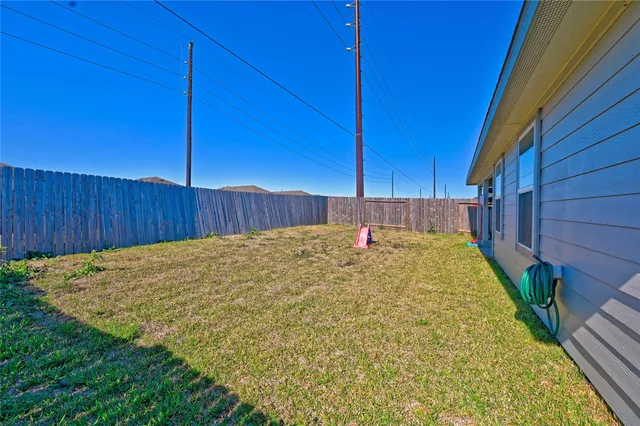 $2,550 | 8522 Kokernot Lane, Rosharon, TX 77583