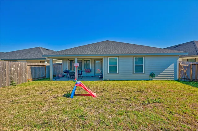 $2,550 | 8522 Kokernot Lane, Rosharon, TX 77583