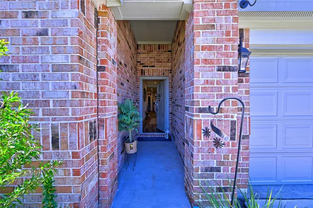 $2,550 | 8522 Kokernot Lane, Rosharon, TX 77583