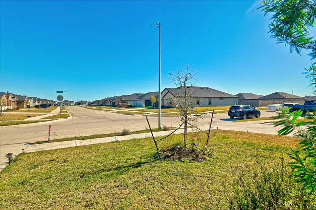 $2,550 | 8522 Kokernot Lane, Rosharon, TX 77583