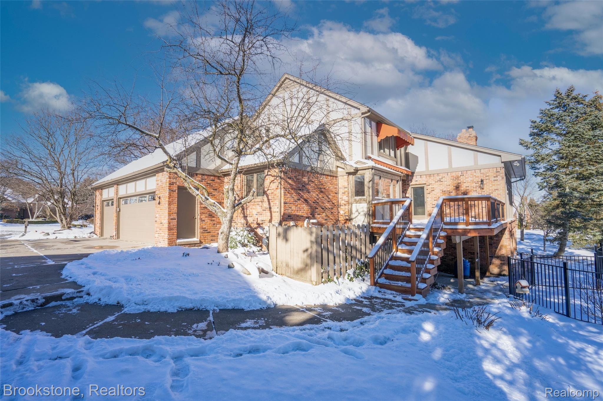 1039 Stony Pointe Boulevard Rochester, MI 48307 - Photo 5 of 61 1039 Stony Pointe Blvd Rochester EXTERIOR-6.jpg