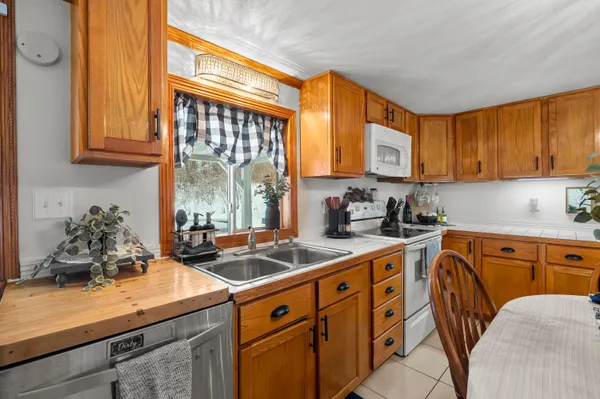 $290,000 | 6670 Keyes Road, Bellevue, MI 49021