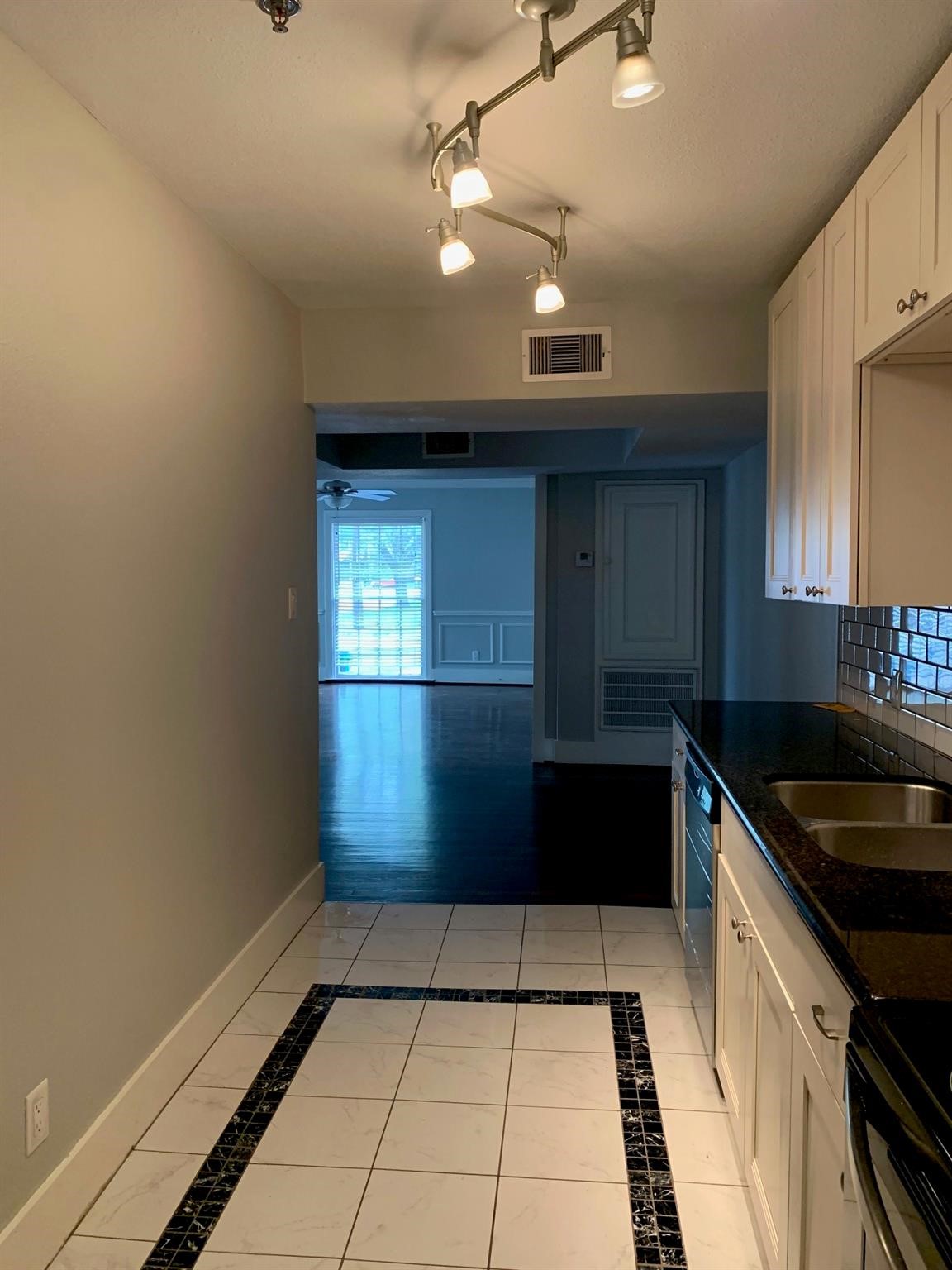 2423 Woodhead Street, Unit 1 Houston, TX 77019 - Photo 7 of 16