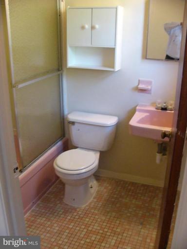 6902 Elbrook Road Hyattsville, MD 20784 - Photo 21 of 23 Master Bath