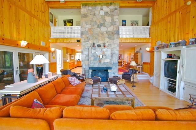 3 Mahkeenac Road Stockbridge, MA 01262 - Photo 3 of 6 Living area