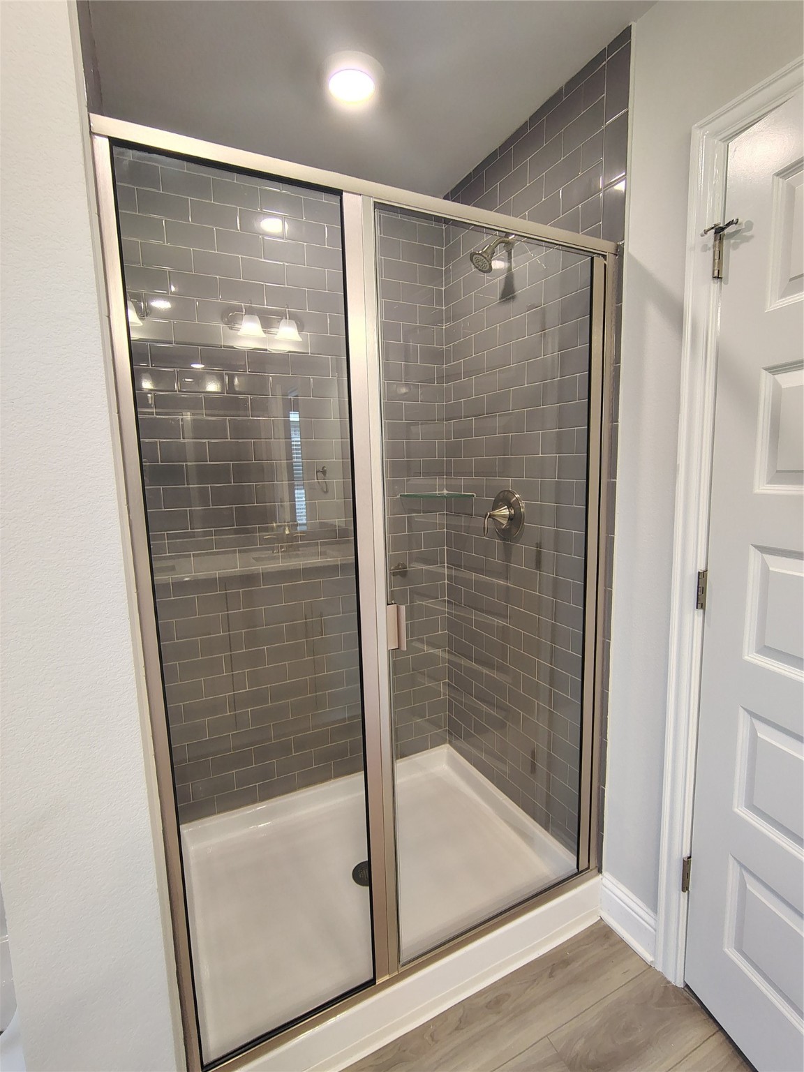 18 Gemstone Court Angleton, TX 77515 - Photo 14 of 24 STOCK PHOTO PRIMARY SPACIOUS SHOWER