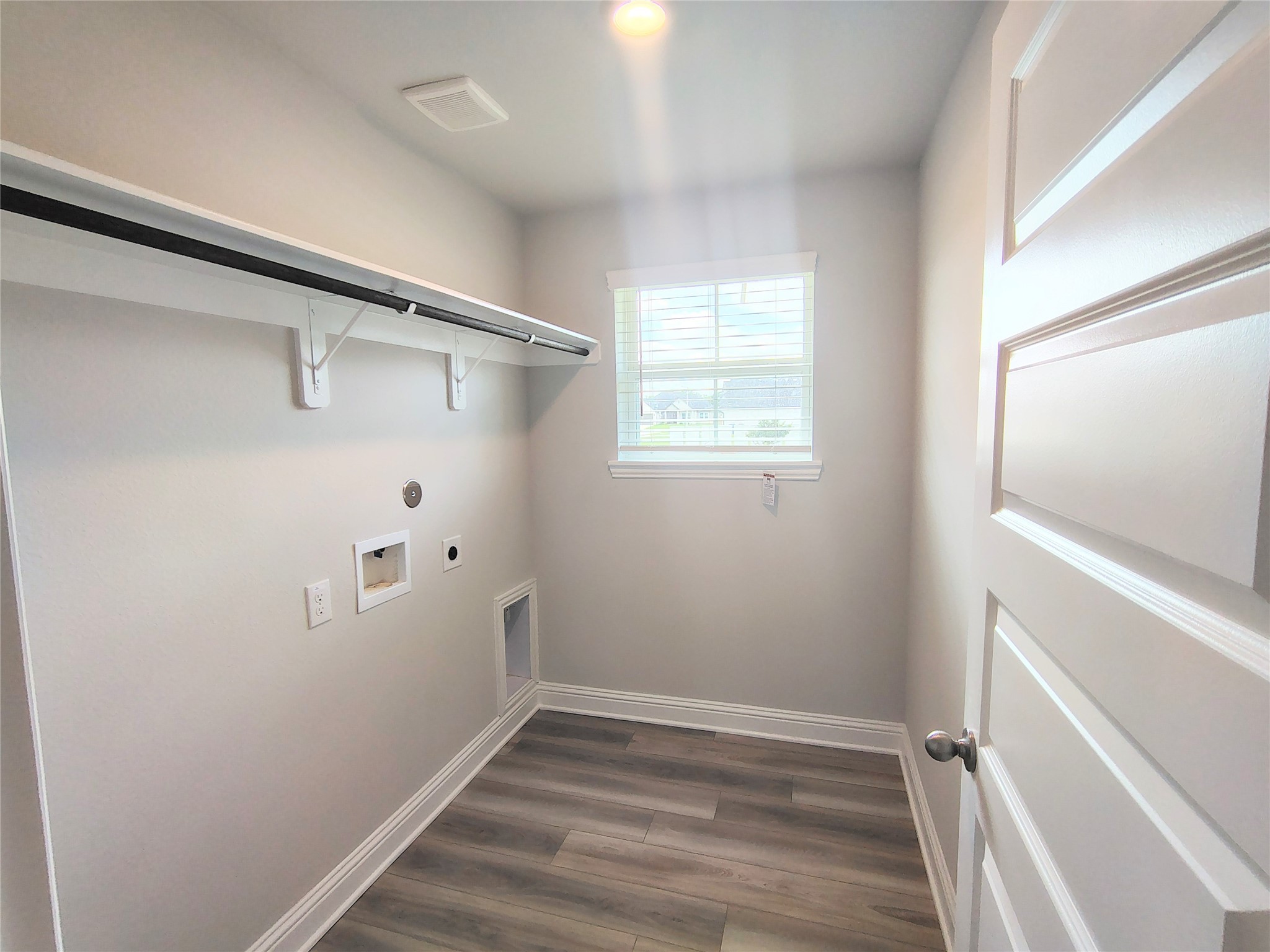 18 Gemstone Court Angleton, TX 77515 - Photo 22 of 24 STOCK PHOTO UTILITY