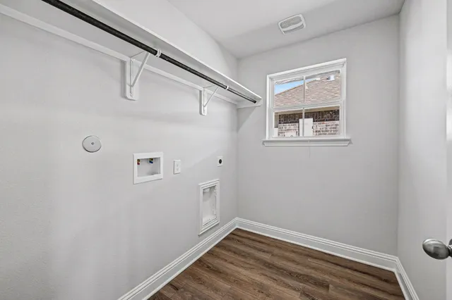 a view of a hallway with closet