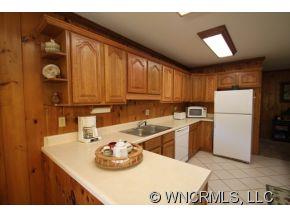 877 Hidden Valley Road Clyde, NC 28721 - Photo 7 of 24