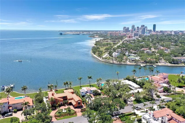 a picture of city view