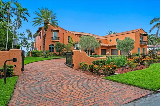 $15,000,000 | 501 Brightwaters Boulevard Northeast, St. Petersburg, FL 33704