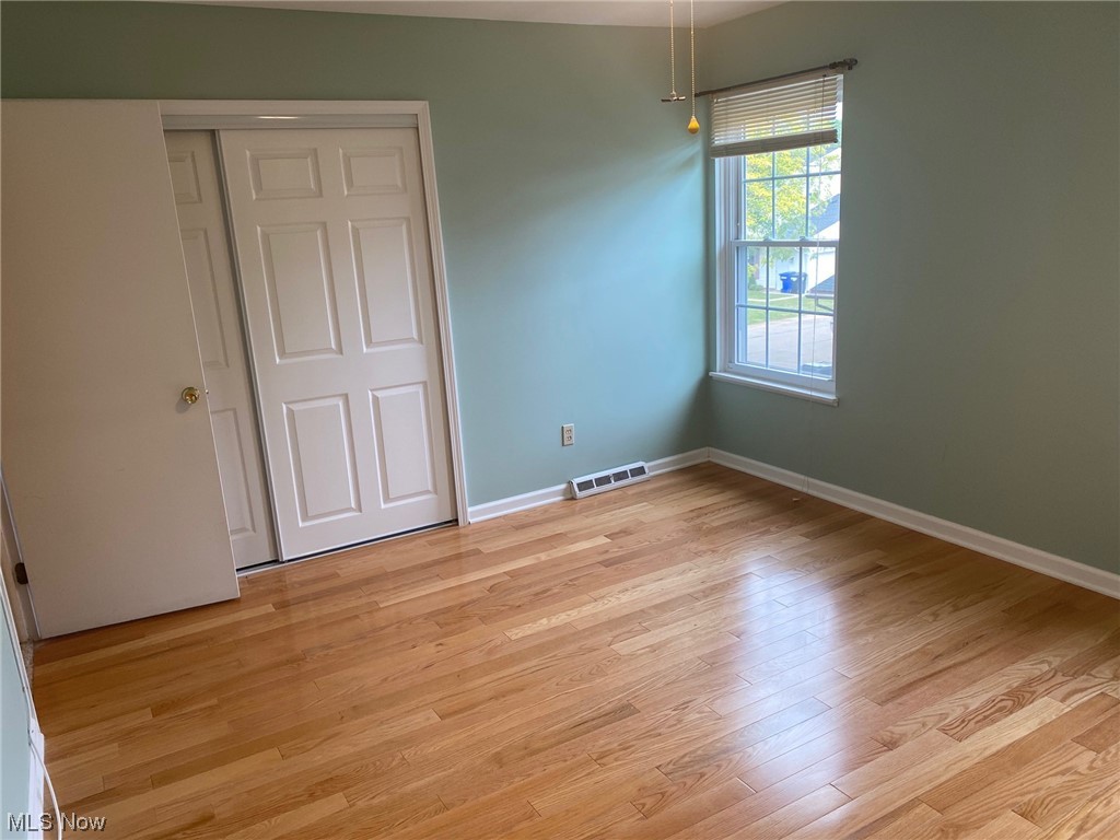 6561 Engle Road, Unit 40A Brook Park, OH 44142 - Photo 15 of 24 Largest bedroom
