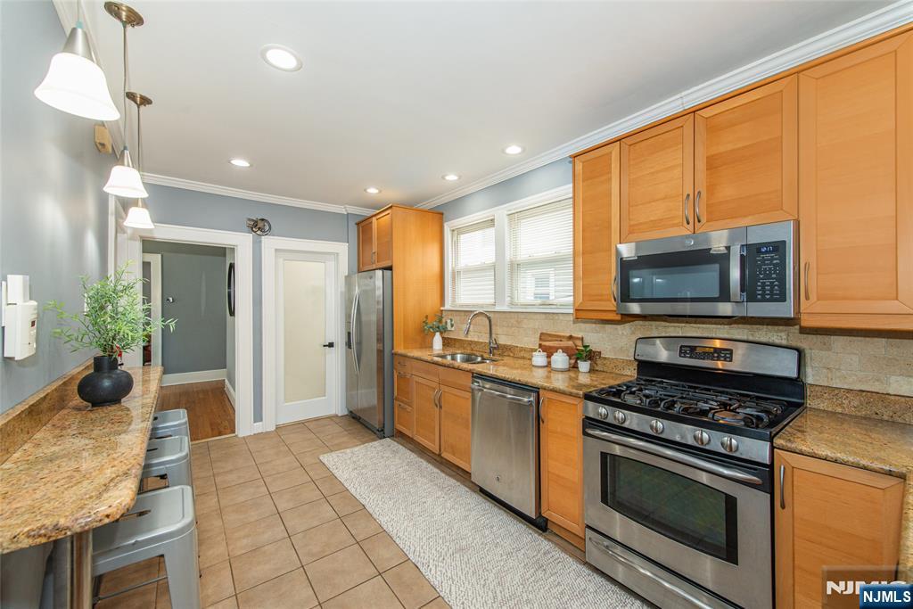 412 Berkeley Avenue Bloomfield, NJ 07003 - Photo 17 of 50