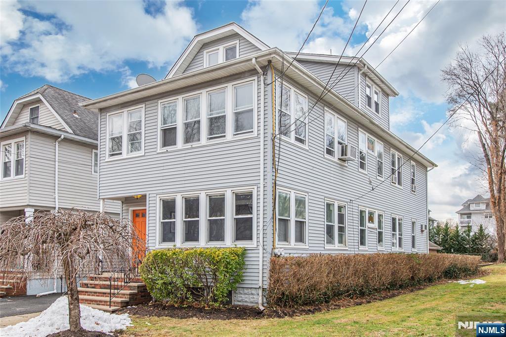 412 Berkeley Avenue Bloomfield, NJ 07003 - Photo 4 of 50