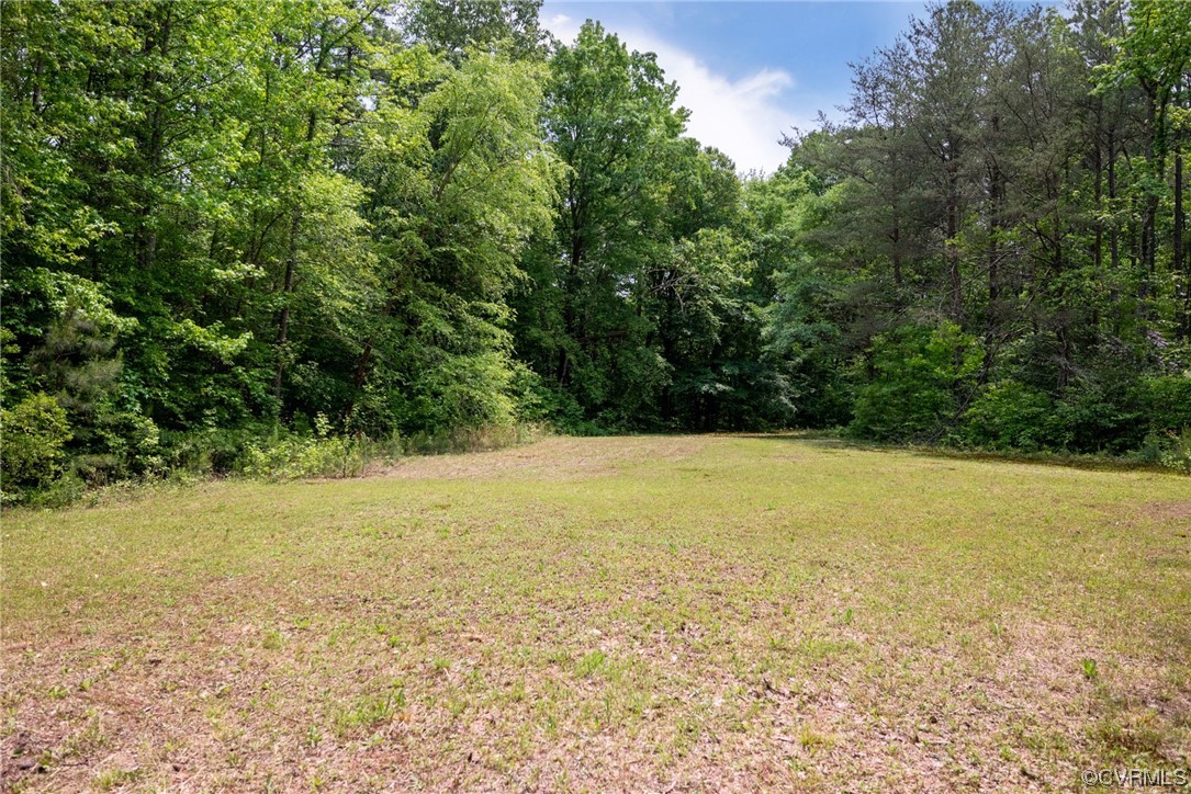 648 New Dragon Bridge Road Mascot, VA 23108 - Photo 33 of 43 a view of an ocean and a yard