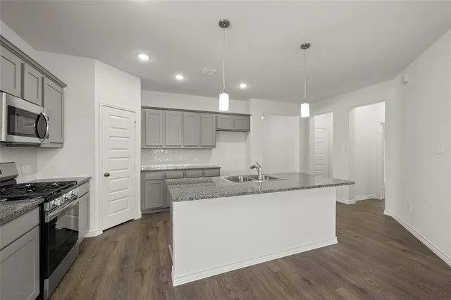 $319,900 | 1913 Seminole Drive, Cleburne, TX 76033