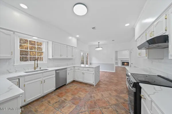 $399,000 | 6965 Fox Chase Drive, Southaven, MS 38671