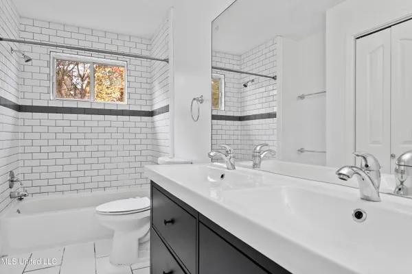 $399,000 | 6965 Fox Chase Drive, Southaven, MS 38671