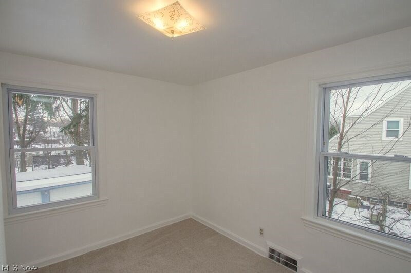 3618 Northcliffe Road Cleveland, OH 44118 - Photo 8 of 25