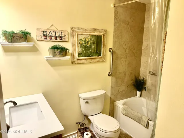 $279,000 | 3 Caldwell Drive, Toms River, NJ 08757