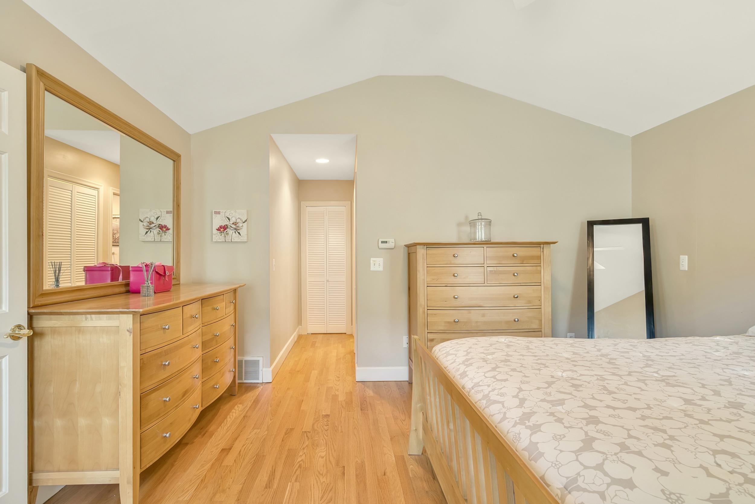 1038 Hawthorne Road Grosse Pointe, MI 48236 - Photo 38 of 61 50180839-e9486c68-e8ab-4723-82fc-60b9935a9892.JPG