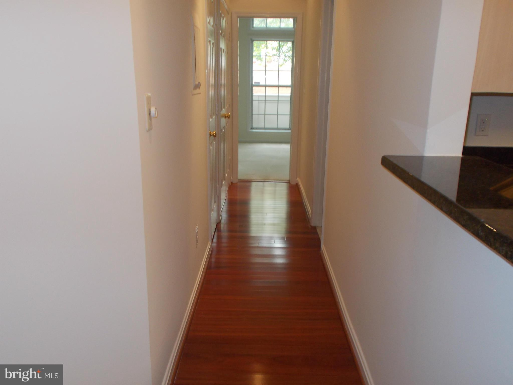 1371 Garden Wall Circle, Unit 713 Reston, VA 20194 - Photo 8 of 12 Interior (General)
