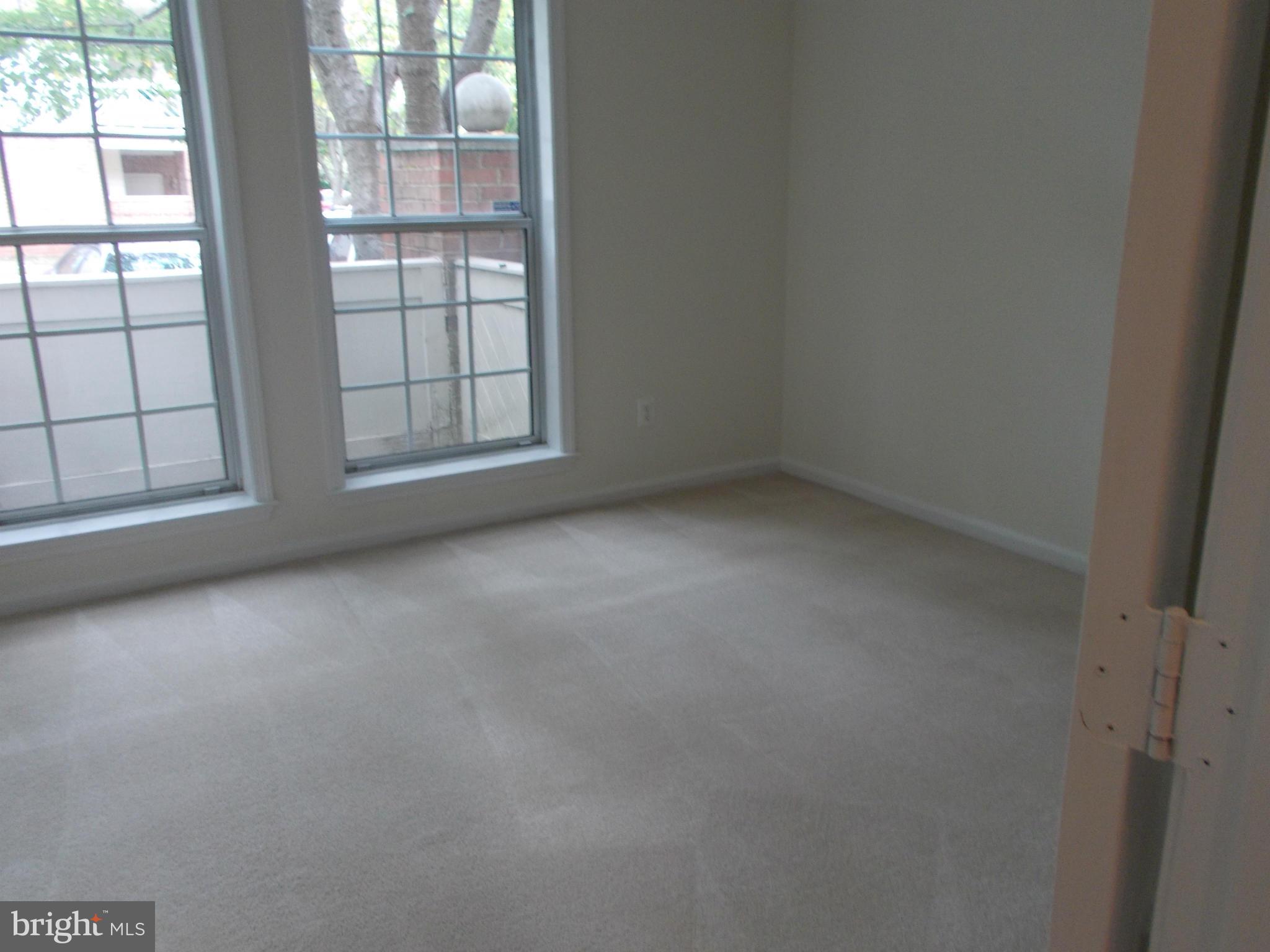 1371 Garden Wall Circle, Unit 713 Reston, VA 20194 - Photo 9 of 12 Bedroom (Master)