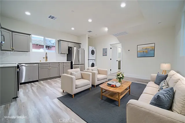 $3,250 | 2011 8th Avenue, Unit 3/4, Los Angeles, CA 90018