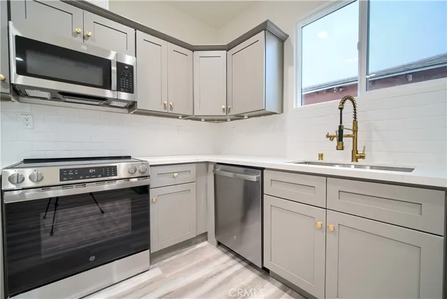 $3,250 | 2011 8th Avenue, Unit 3/4, Los Angeles, CA 90018