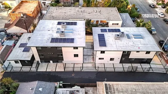 $3,250 | 2011 8th Avenue, Unit 3/4, Los Angeles, CA 90018