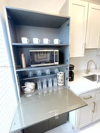 $1,900 | 1050 Pennsylvania Avenue, Unit 28, Miami Beach, FL 33139