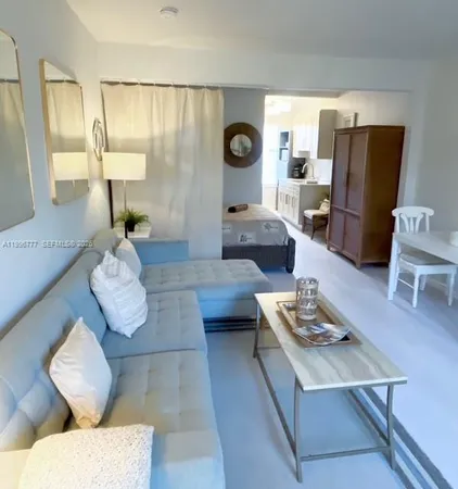 $1,900 | 1050 Pennsylvania Avenue, Unit 28, Miami Beach, FL 33139