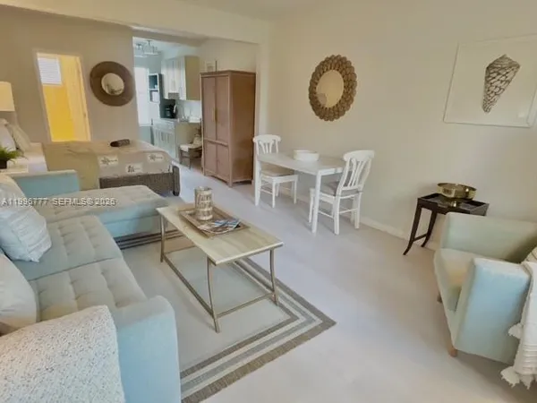 $1,900 | 1050 Pennsylvania Avenue, Unit 28, Miami Beach, FL 33139