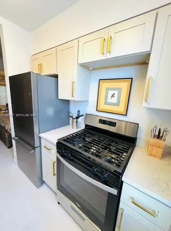 $1,900 | 1050 Pennsylvania Avenue, Unit 28, Miami Beach, FL 33139