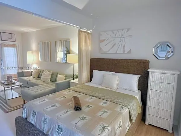 $1,900 | 1050 Pennsylvania Avenue, Unit 28, Miami Beach, FL 33139