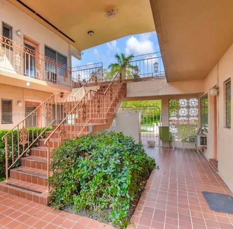 $1,900 | 1050 Pennsylvania Avenue, Unit 28, Miami Beach, FL 33139