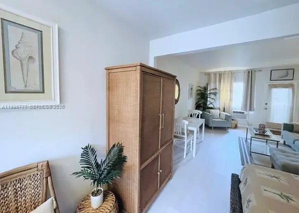 $1,900 | 1050 Pennsylvania Avenue, Unit 28, Miami Beach, FL 33139