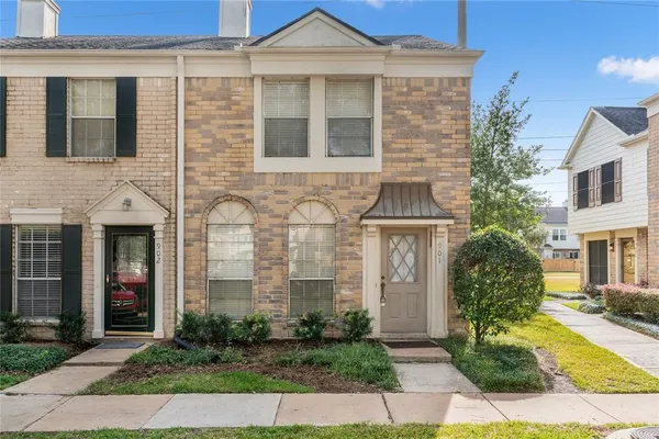 $1,795 | 2810 Grants Lake Boulevard, Unit 801, Sugar Land, TX 77479