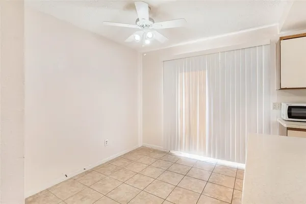 $1,795 | 2810 Grants Lake Boulevard, Unit 801, Sugar Land, TX 77479