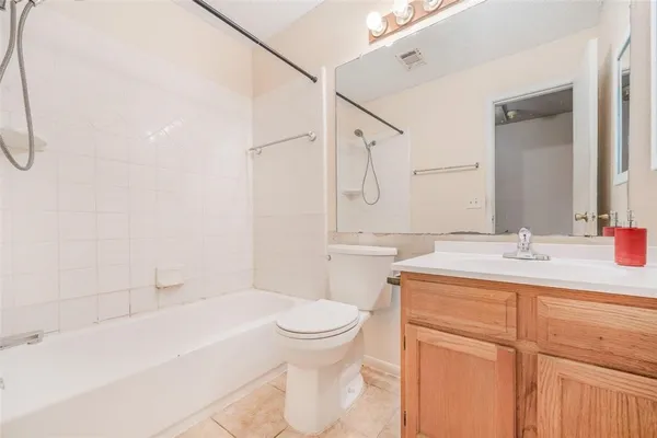 $1,795 | 2810 Grants Lake Boulevard, Unit 801, Sugar Land, TX 77479