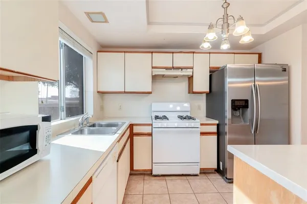 $1,795 | 2810 Grants Lake Boulevard, Unit 801, Sugar Land, TX 77479